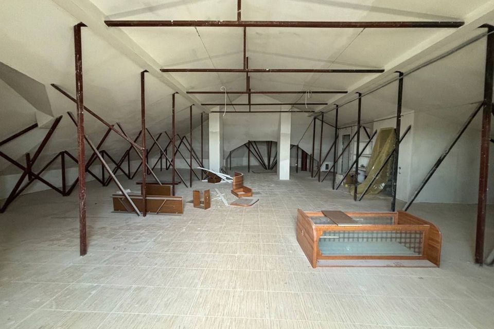 Продаётся 3-этажный дом, 860 м²