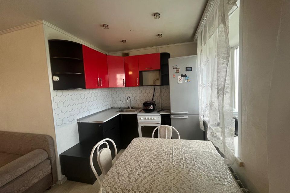 Продаётся 3-комнатная квартира, 42.8 м²
