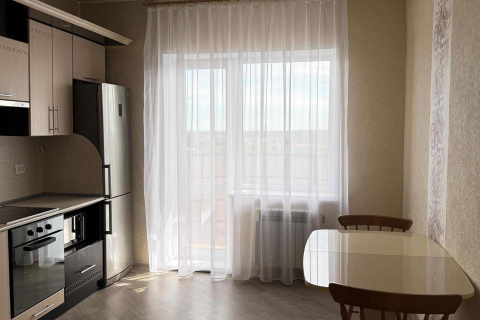 Сдаётся 2-комнатная квартира, 77.3 м²