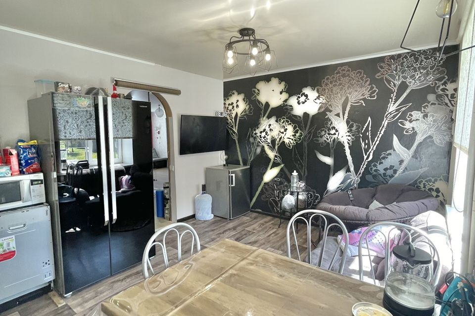 Продаётся 4-комнатная квартира, 62 м²