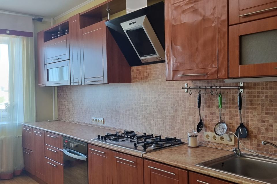 Продаётся 3-комнатная квартира, 112.1 м²