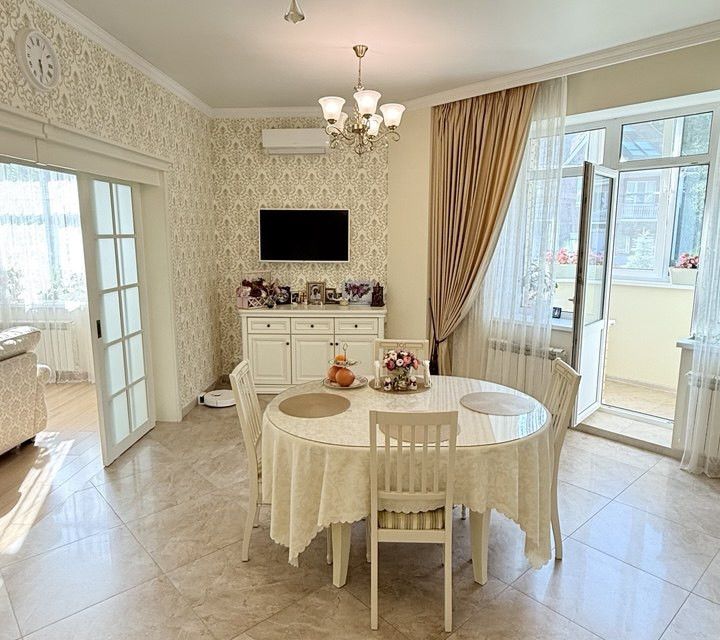 Продаётся 3-комнатная квартира, 113 м²