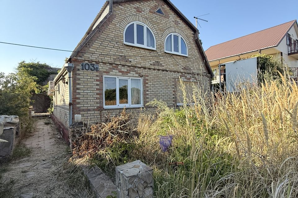 Продаётся 3-этажный дом, 160 м²