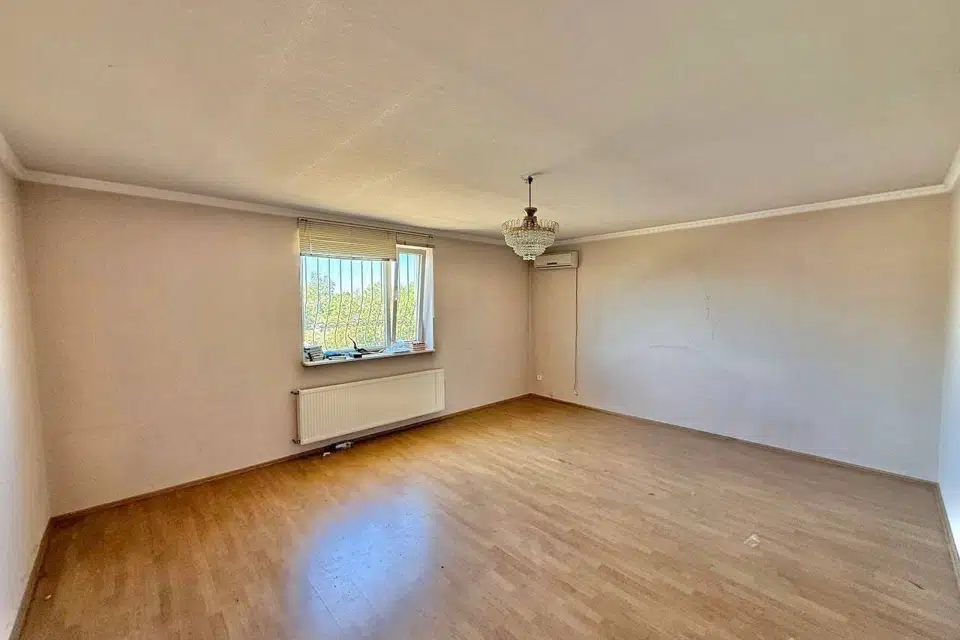 Продаётся 3-этажный дом, 250 м²