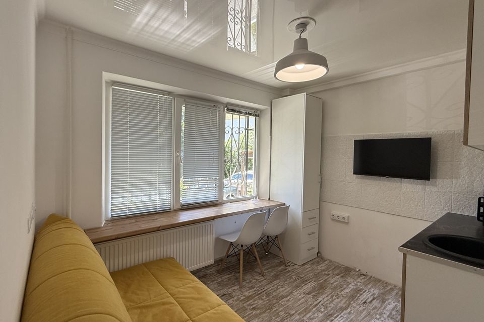 Продаётся 4 комнаты в 4-комн. квартире, 14.6 м²