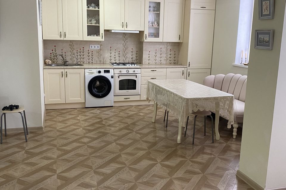 Продаётся 3-комнатная квартира, 90 м²