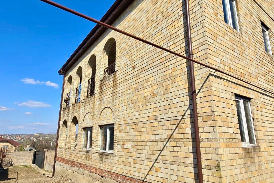 Продаётся 3-этажный дом, 510 м²