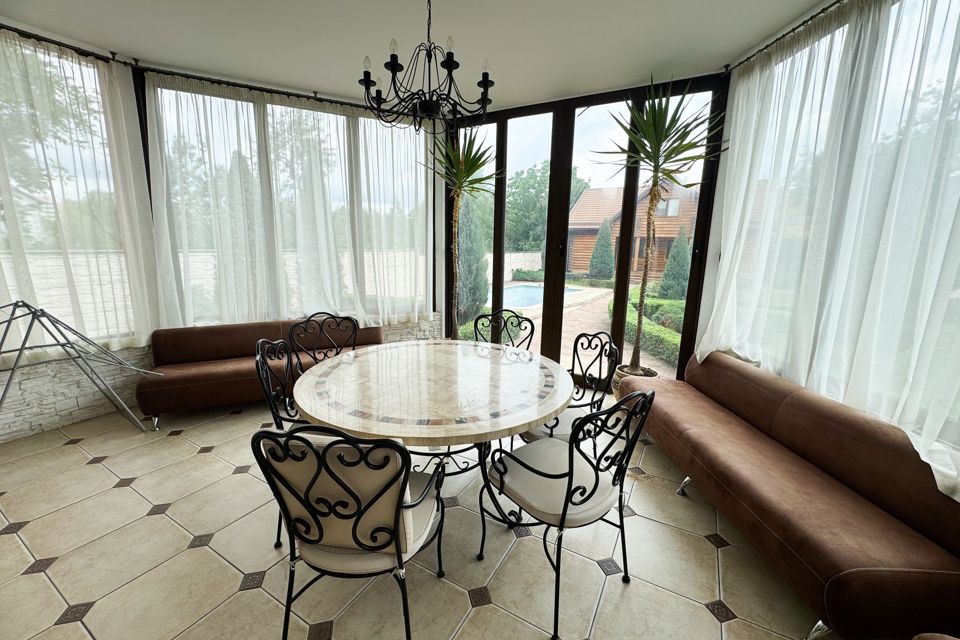 Продаётся 2-этажный дом, 223 м²