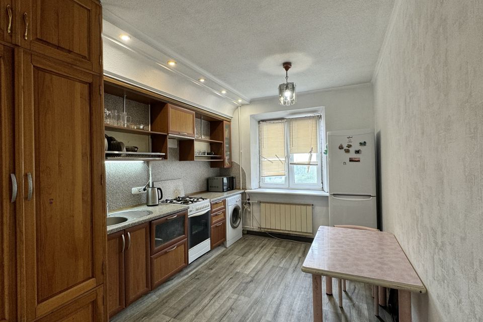 Продаётся 4-комнатная квартира, 82.6 м²
