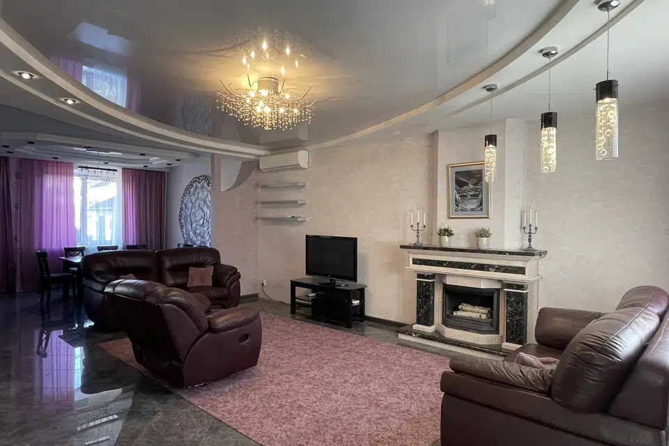 Продаётся 3-этажный дом, 357 м²