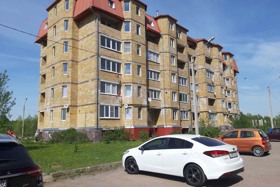 Продаётся 4-комнатная квартира, 101 м²