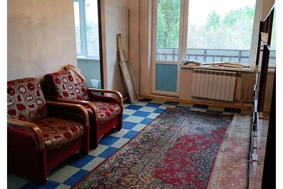 Продаётся 4-комнатная квартира, 61.7 м²