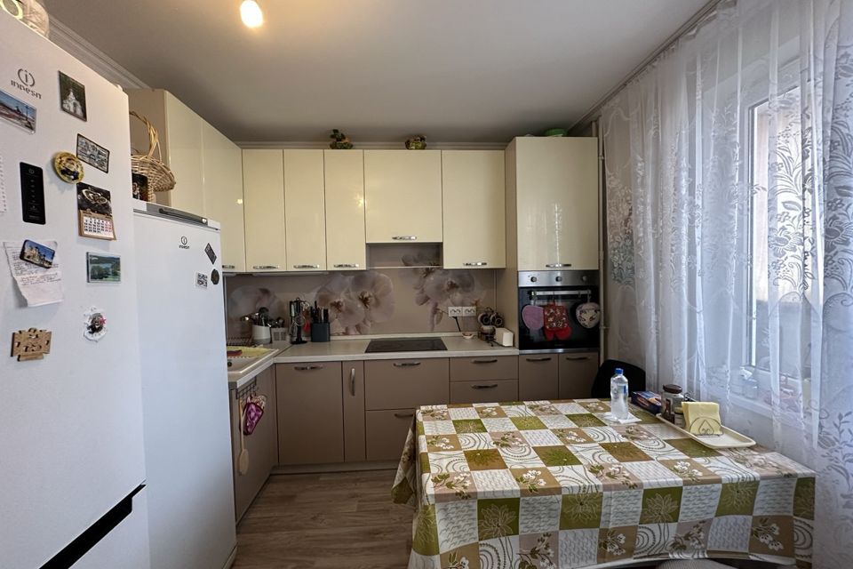 Продаётся 1-комнатная квартира, 37.8 м²