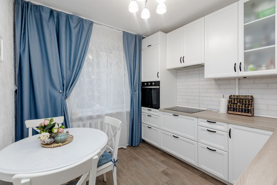 Продаётся 4-комнатная квартира, 78.8 м²