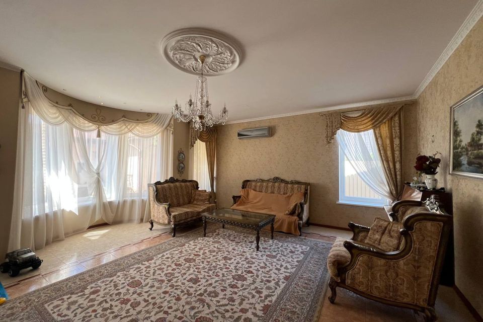 Продаётся 2-этажный дом, 329 м²