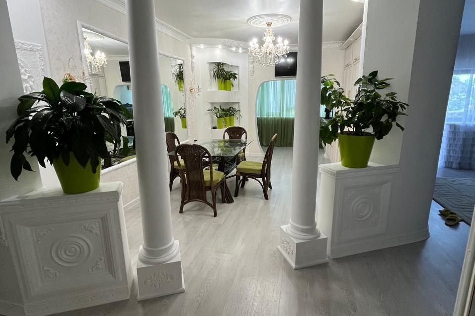 Продаётся 3-комнатная квартира, 100.3 м²