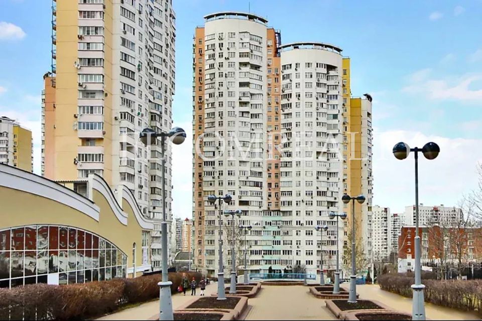 Продаётся 3-комнатная квартира, 119 м²
