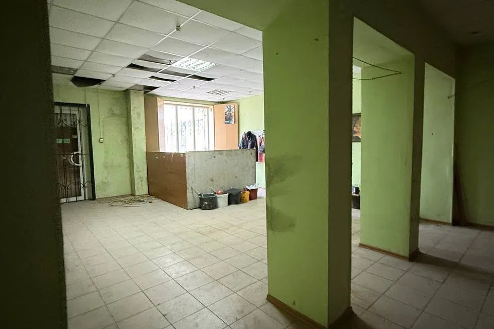 Сдаётся торговое помещение, 100 м²