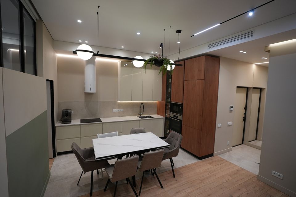 Продаётся 4-комнатная квартира, 105.7 м²