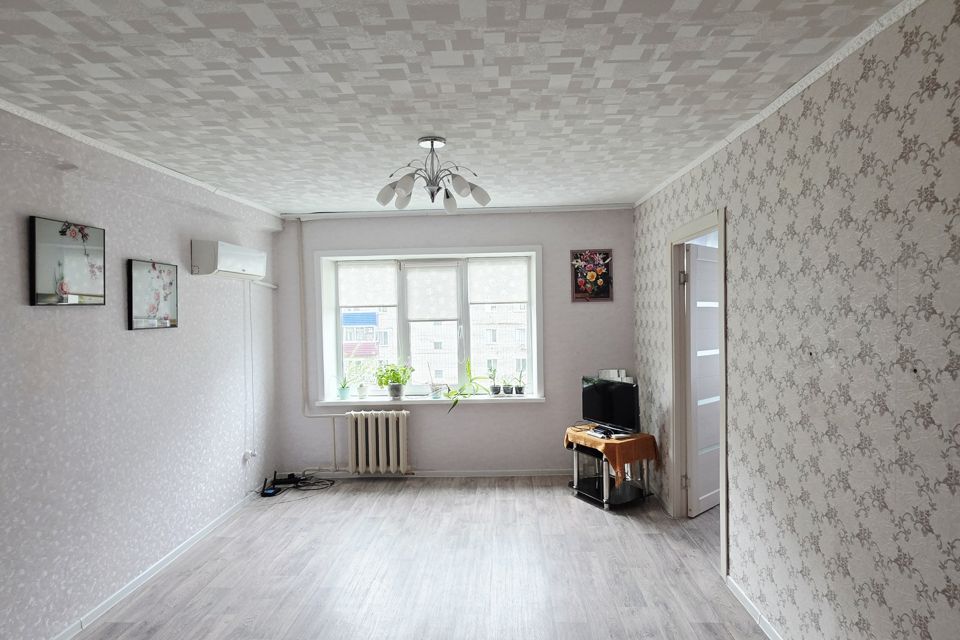 Продаётся 3-комнатная квартира, 59.8 м²