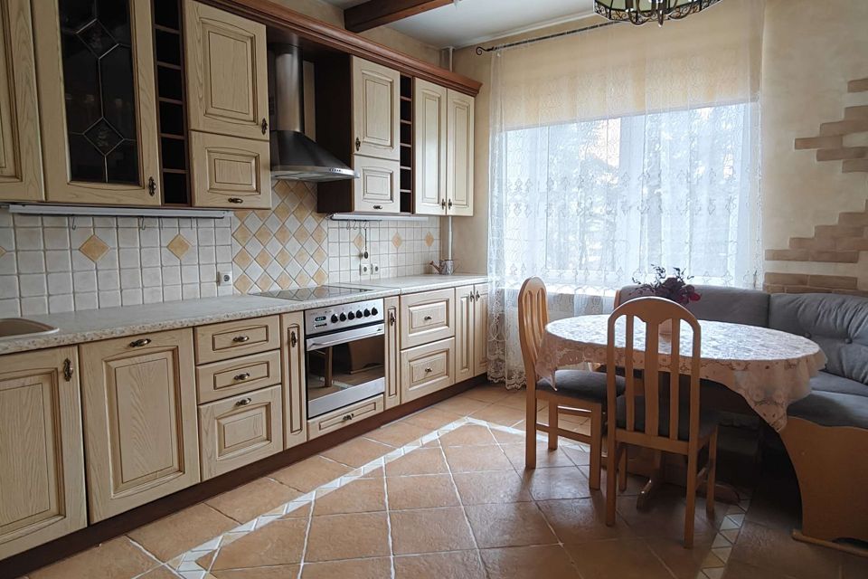 Продаётся 2-комнатная квартира, 69.5 м²