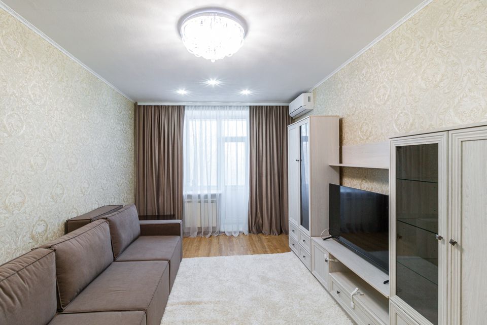 Сдаётся 2-комнатная квартира, 65 м²