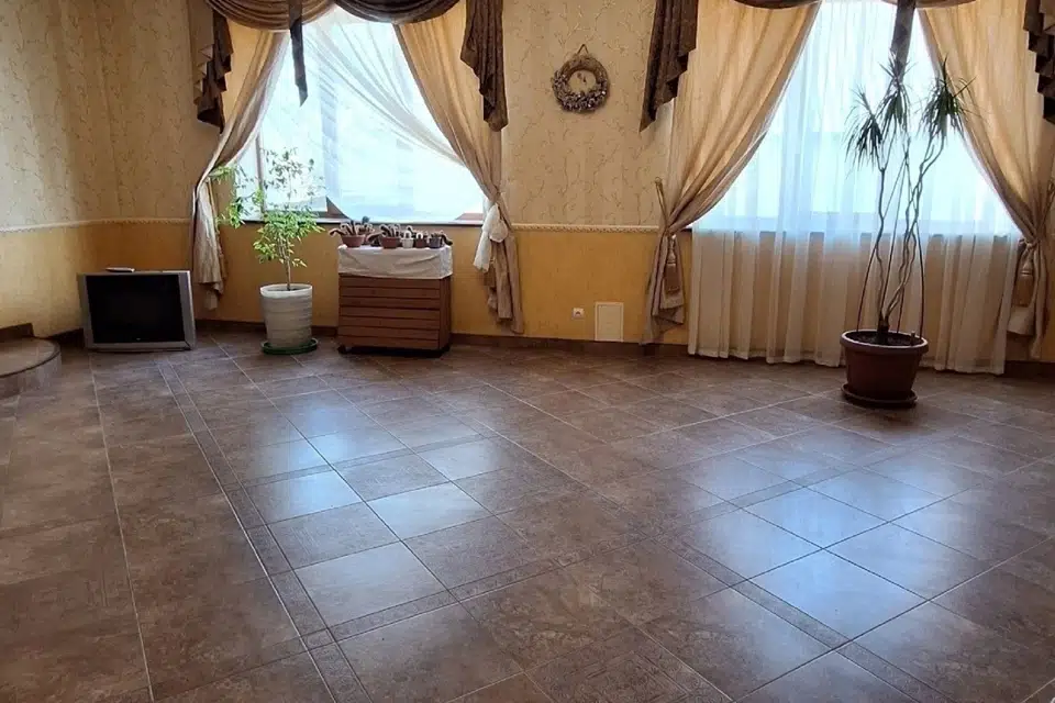 Продаётся 2-этажный дом, 270 м²
