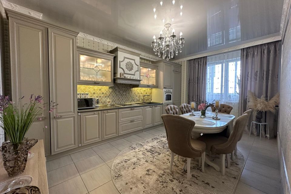 Продаётся 2-комнатная квартира, 81 м²
