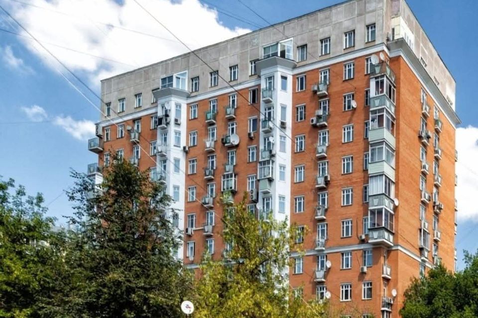 Продаётся 4-комнатная квартира, 165 м²