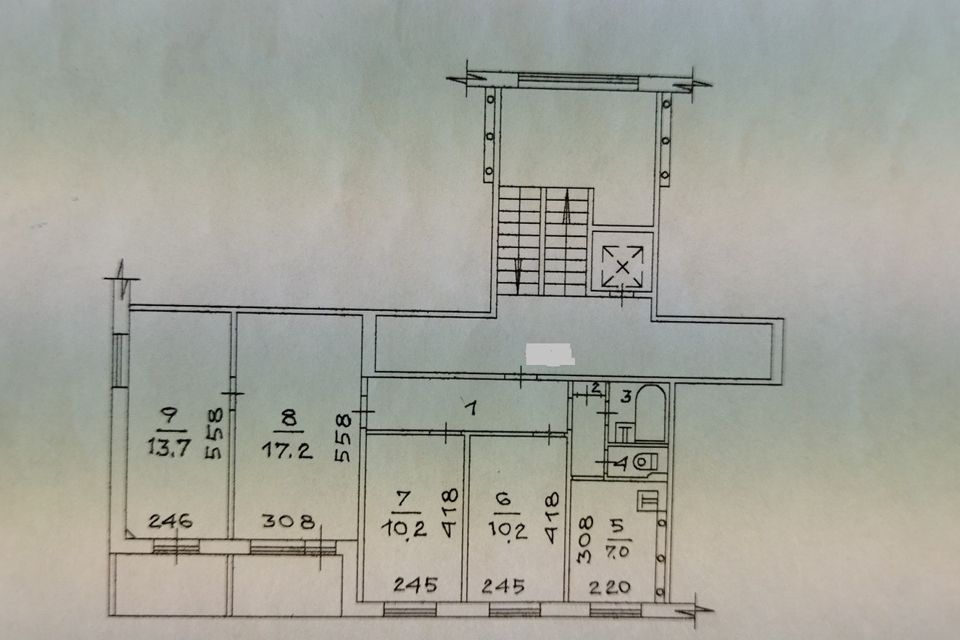 Продаётся 4-комнатная квартира, 70.6 м²