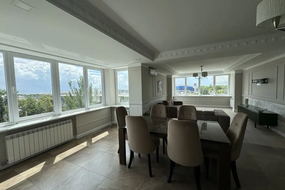 Продаётся 2-комнатная квартира, 127 м²