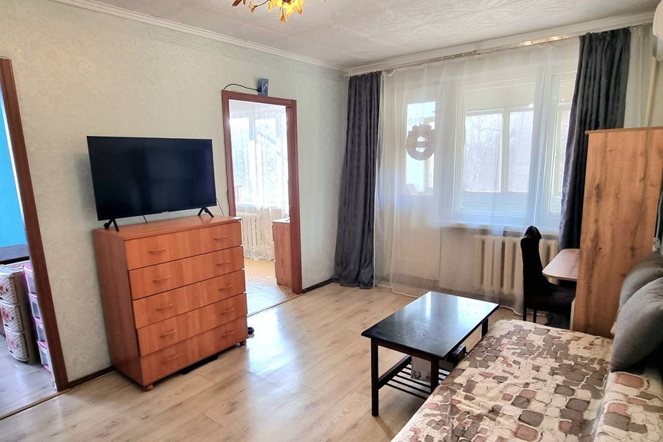Продаётся 3-комнатная квартира, 47.7 м²