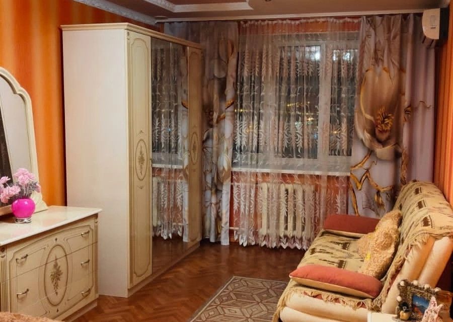 Продаётся 1-комнатная квартира, 43 м²
