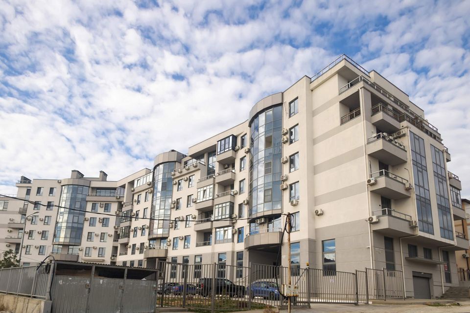Продаётся 1-комнатная квартира, 42 м²