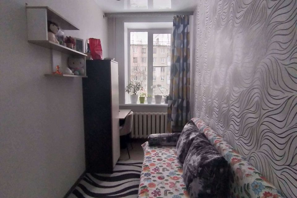 Продаётся 3-комнатная квартира, 43 м²