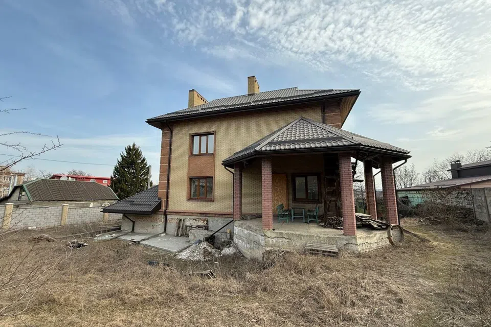 Продаётся 3-этажный дом, 448 м²