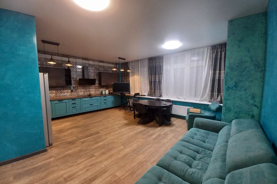 Продаётся 3-комнатная квартира, 158.3 м²