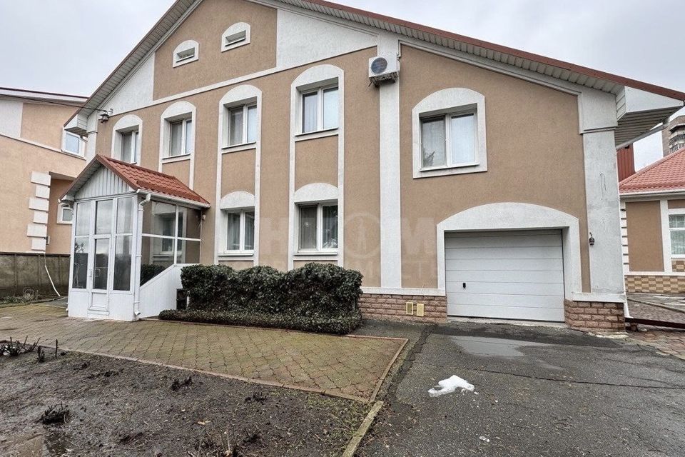 Продаётся 2-этажный дом, 418 м²