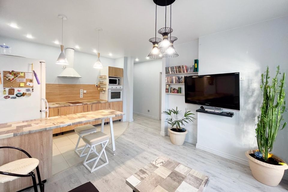 Продаётся 3-комнатная квартира, 54.5 м²