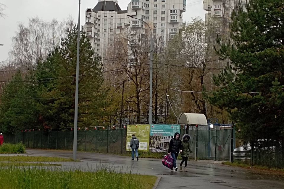 Продаётся 1-комнатная квартира, 42.4 м²