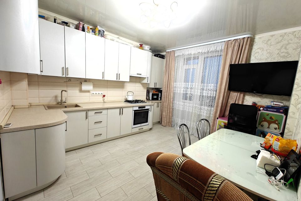 Продаётся 2-комнатная квартира, 76.6 м²
