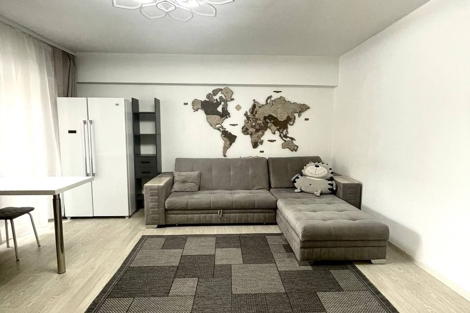 Продаётся 1-комнатная квартира, 42 м²