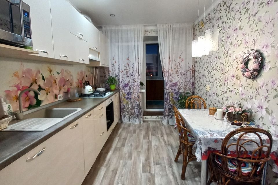 Продаётся 2-комнатная квартира, 55.8 м²