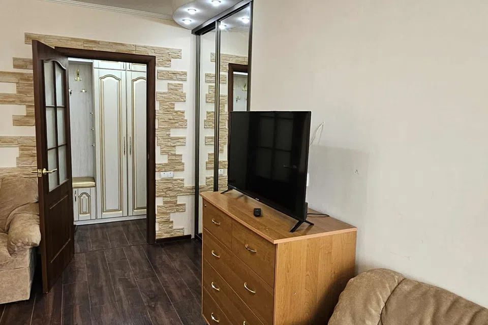 Сдаётся 2-комнатная квартира, 57 м²