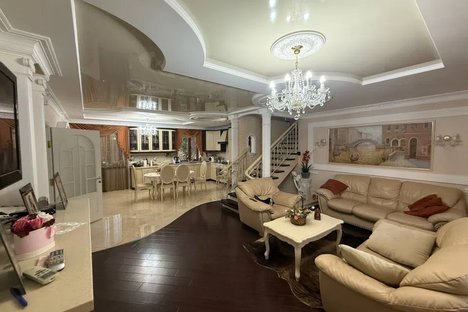 Продаётся 2-этажный дом, 210 м²