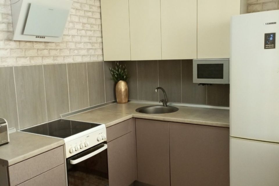 Продаётся 1-комнатная квартира, 42.8 м²