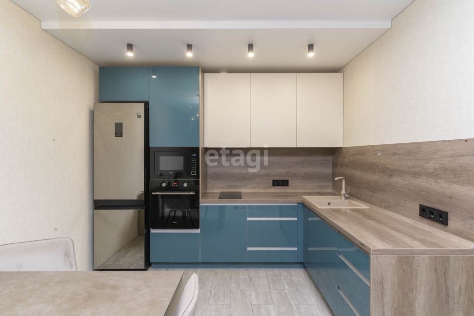 Продаётся 3-комнатная квартира, 119 м²