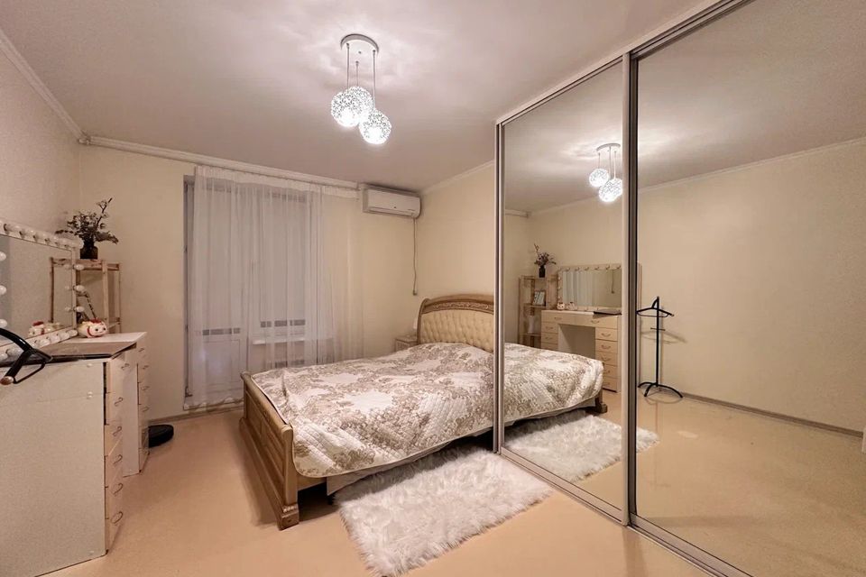 Продаётся 1-комнатная квартира, 55.5 м²