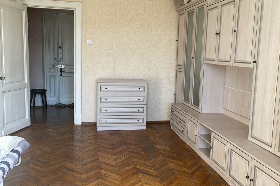 Продаётся 1-комнатная квартира, 43 м²