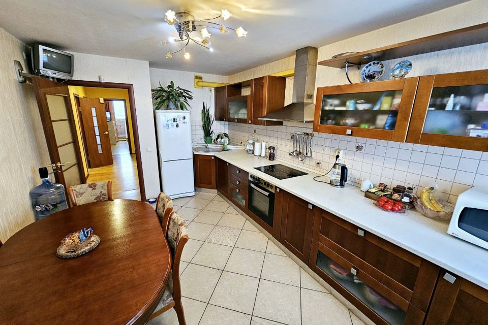 Продаётся 3-комнатная квартира, 102.6 м²